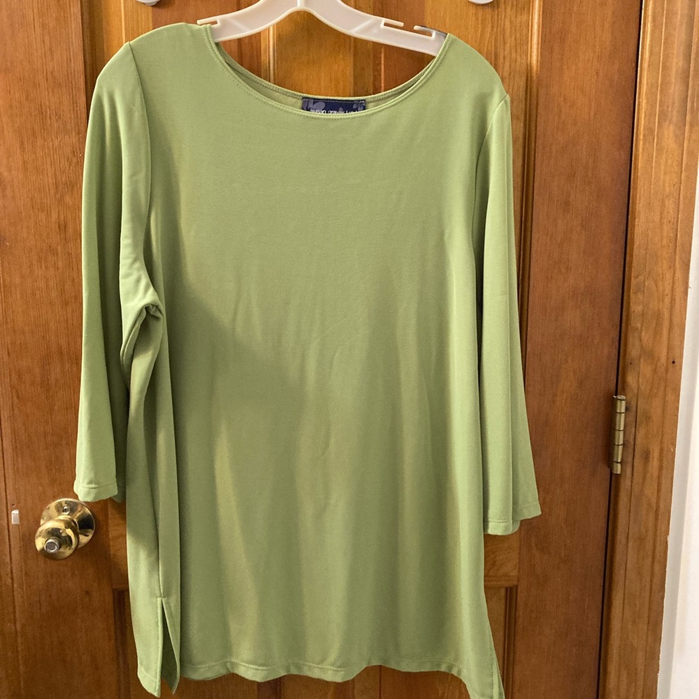 Womens top large green
